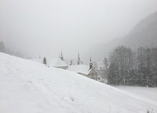 Le couvent de la Grande Chartreuse sous la neige